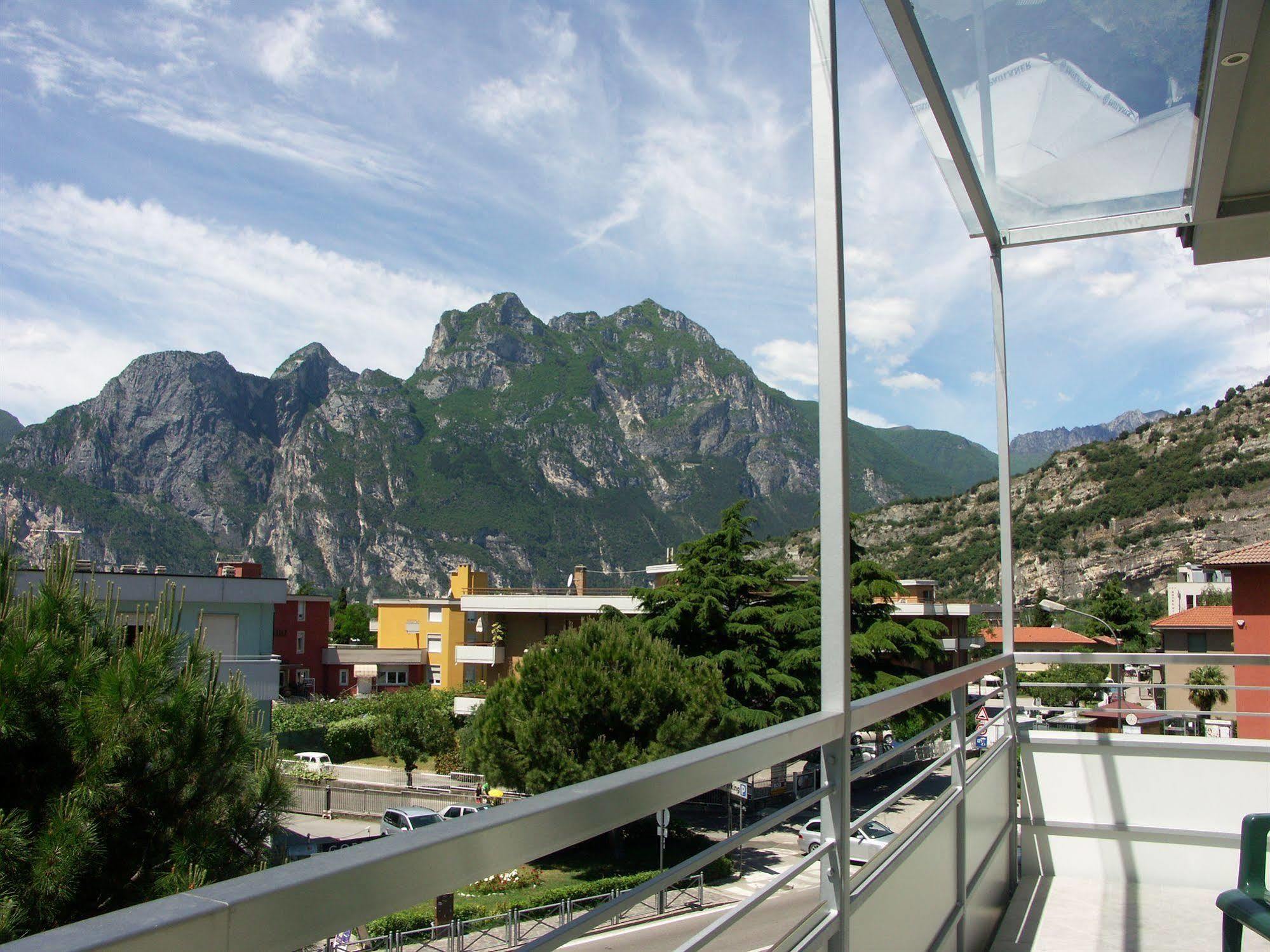 HOTEL VILLA CLARA TORBOLE SUL GARDA 20 Italien   von € 20 ...